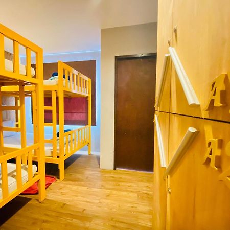 Frutta Hostel Patong Eksteriør bilde