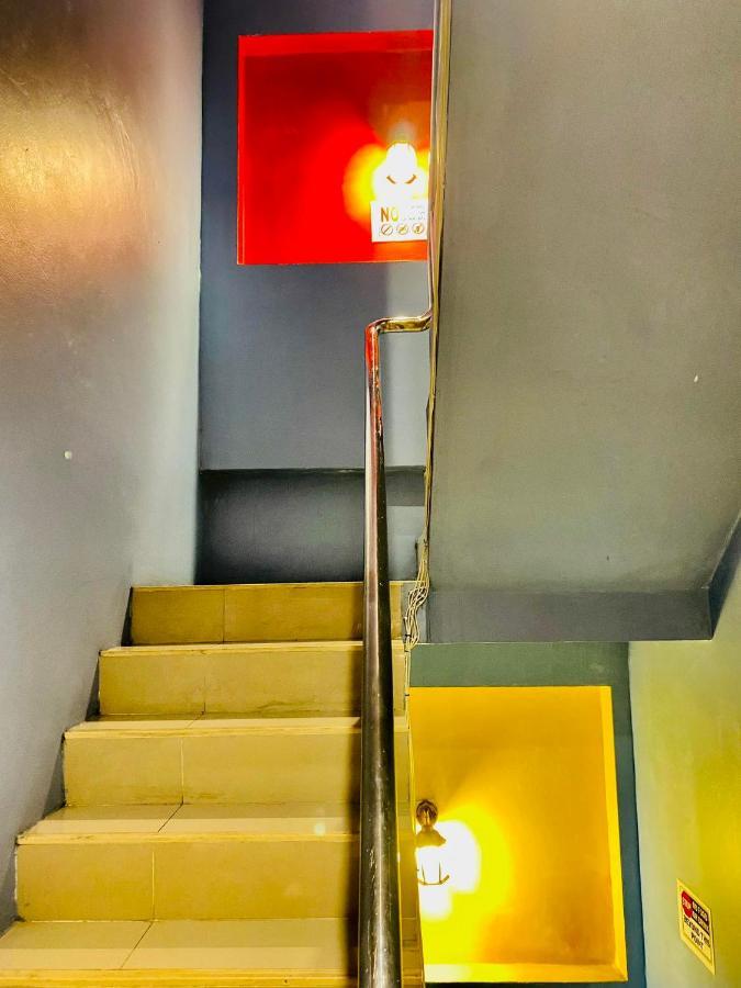 Frutta Hostel Patong Eksteriør bilde